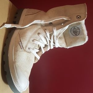 Brand new palladium boots